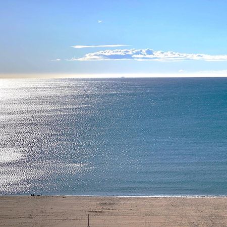 Penthouse On The Beach เอมปูเรียบราบา ภายนอก รูปภาพ